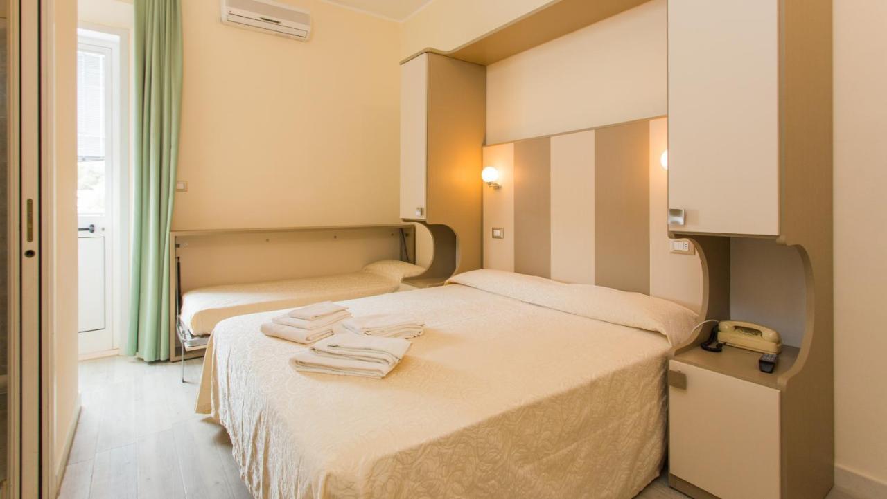 Hotel Trieste تْشيزيناتيكو الغرفة الصورة